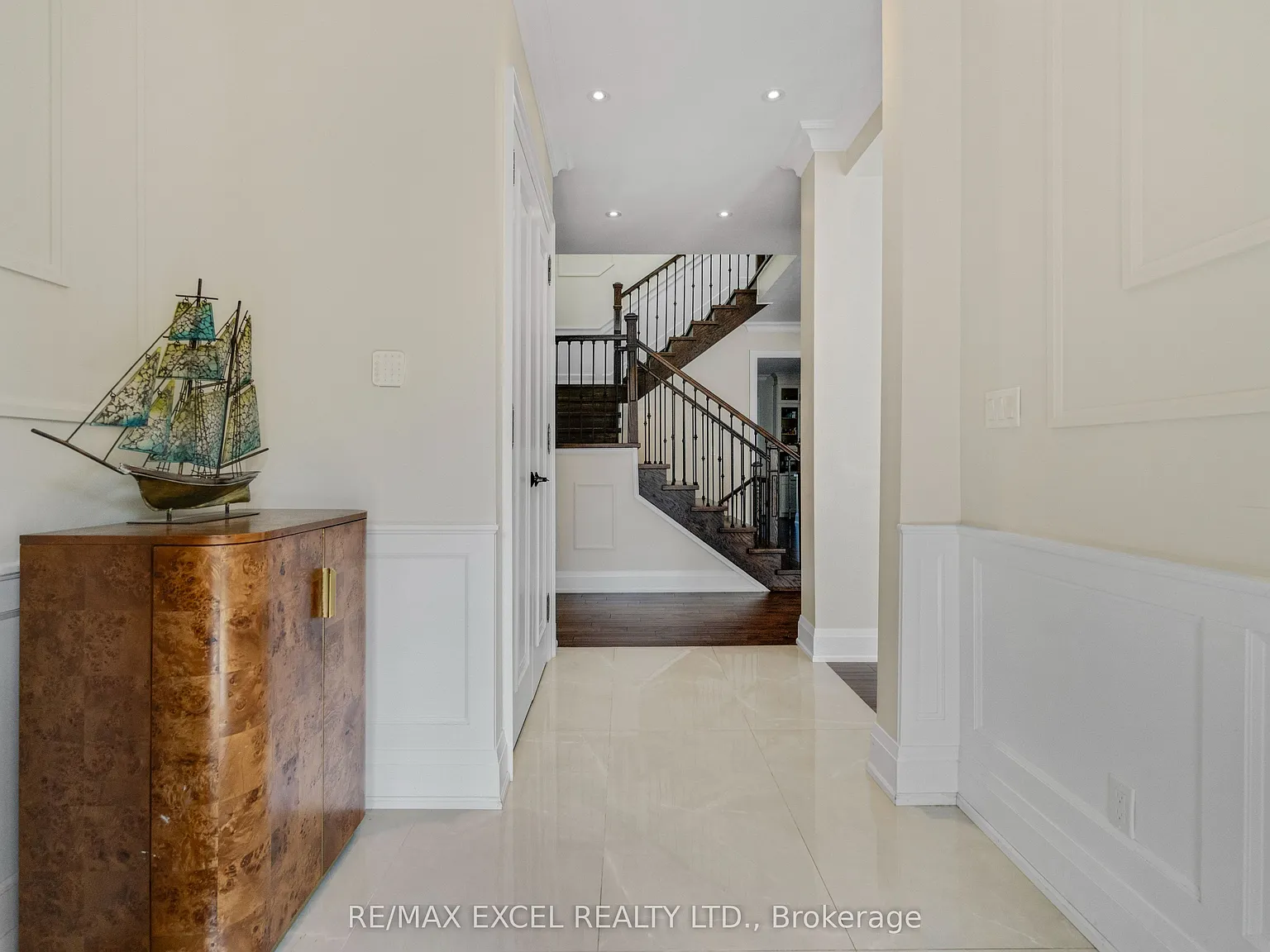 6 bed, $10,800 — Photo 2