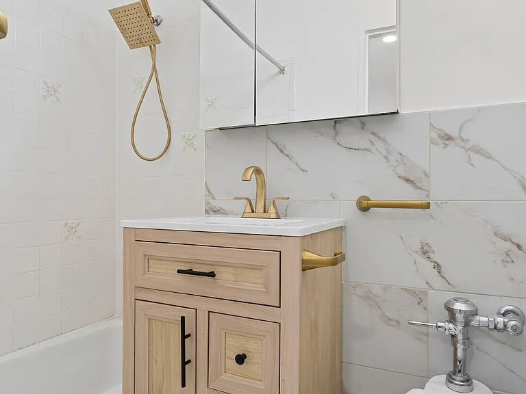 112 W 72nd St #8D — Photo 5