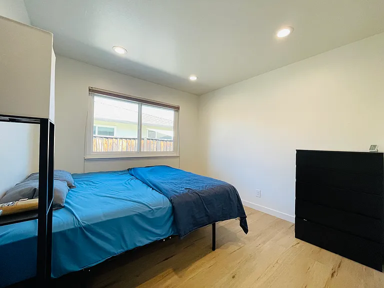 3373 Payne Ave #3 — Photo 10