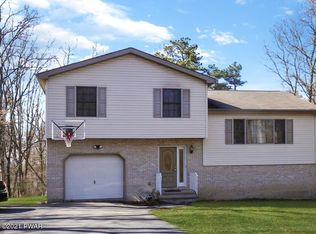 161 Ridge Dr, Milford, PA 18337