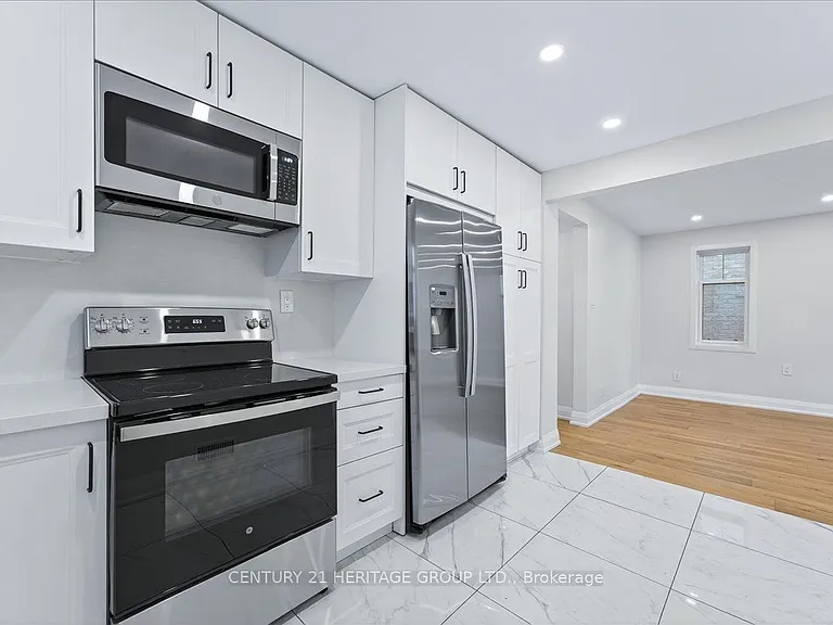 39 Reiner Rd #UPPER — Photo 16