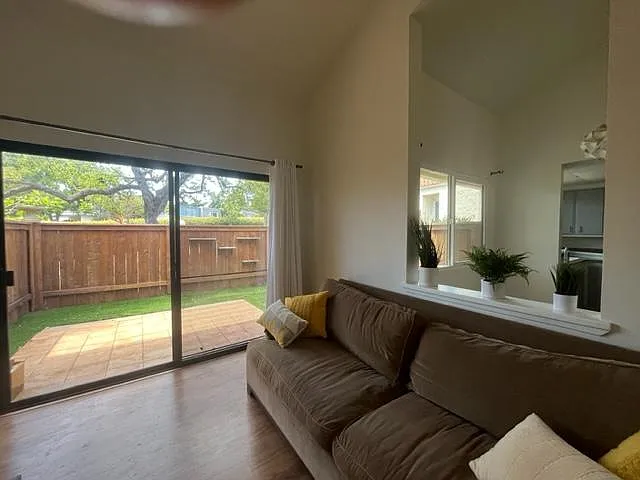 210 Reef Ct — Photo 3