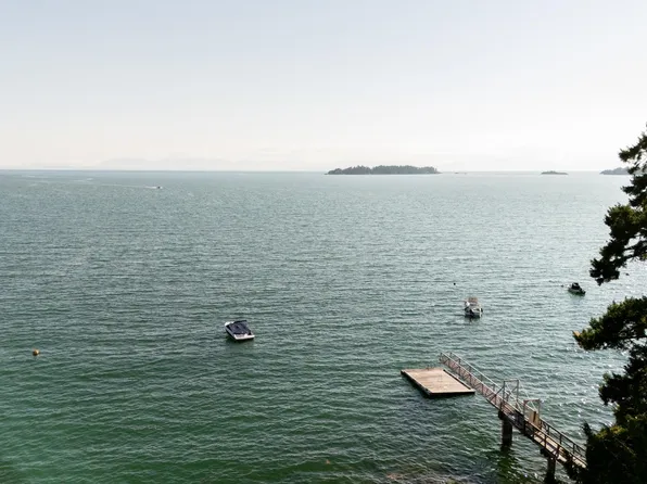 1759 Arbutus Point Rd, Bowen Island, BC V0N 1G2