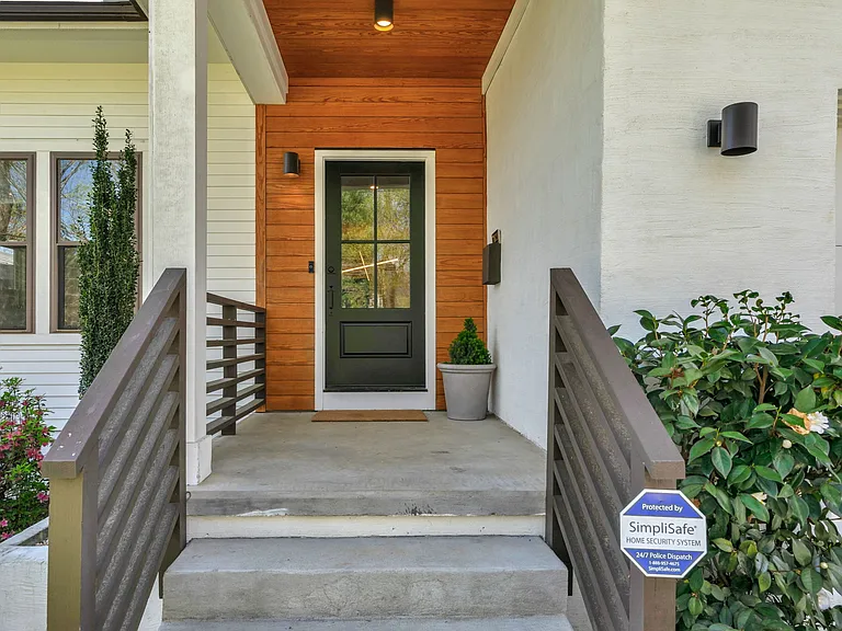 3020 Palm Ave — Photo 4