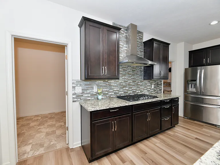 6013 Meadowview Dr — Photo 13