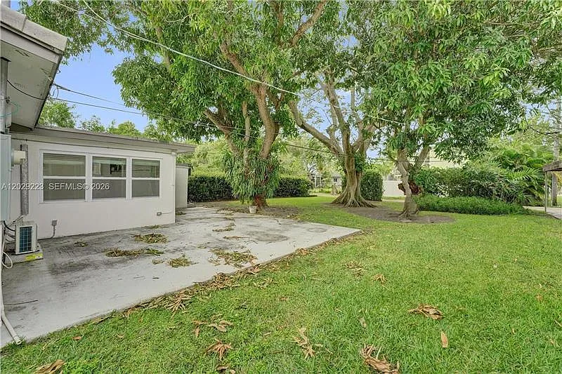 4 bed, 1328 sqft, $3,600 — Photo 2