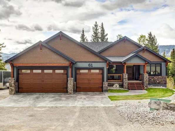 61 N Kananaskis Pl, Crowsnest Pass, AB T0K 0M0