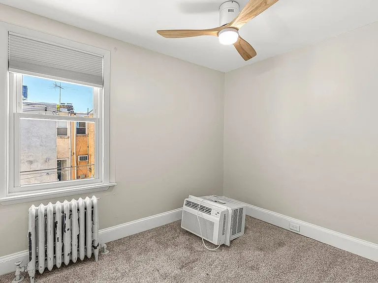 2911 S 15th St — Photo 24