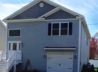 82 Felicia Dr, Cranston, RI 02920