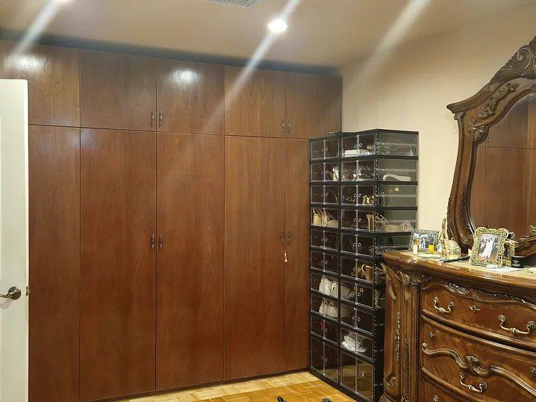 7624 Irondale Ave — Photo 5