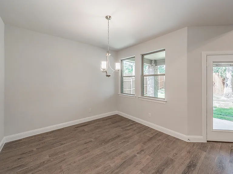 241 Gardenia Dr — Photo 32