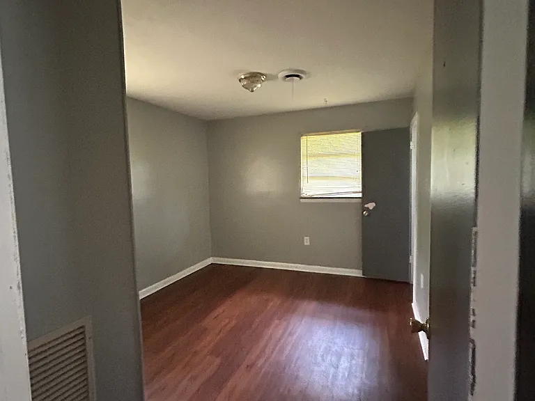209 Morningside Dr — Photo 4