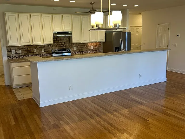 1000 E Woodlawn Rd #416 — Photo 6