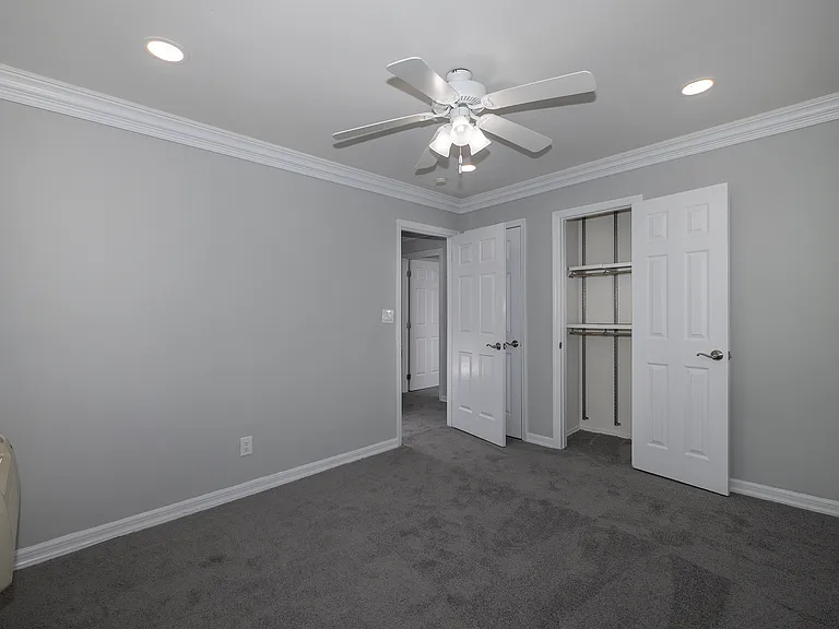 Fairfield Village At Commack — Photo 40