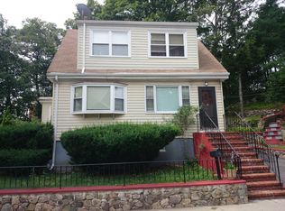 33 Edgemere Rd, West Roxbury, MA 02132