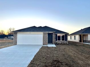 25 Oak Leaf Dr, Conway, AR 72032