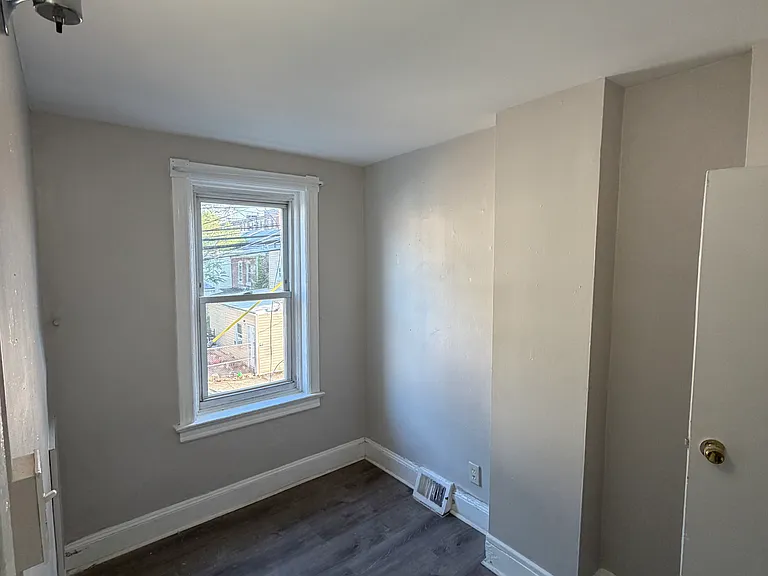 106 Home Ave — Photo 9