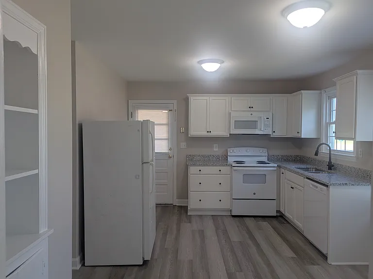 661 Crawford Rd — Photo 7
