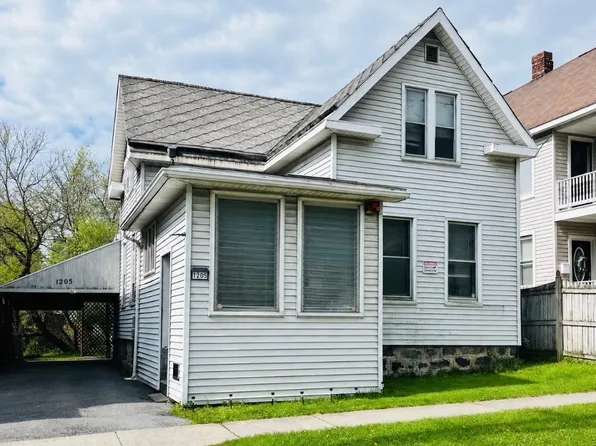 1205 Noyes St, Utica, NY 13502