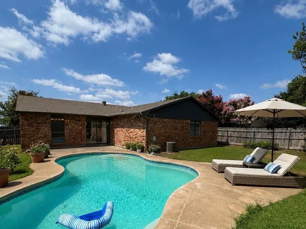 4105 Engleman St, Fort Worth, TX 76137