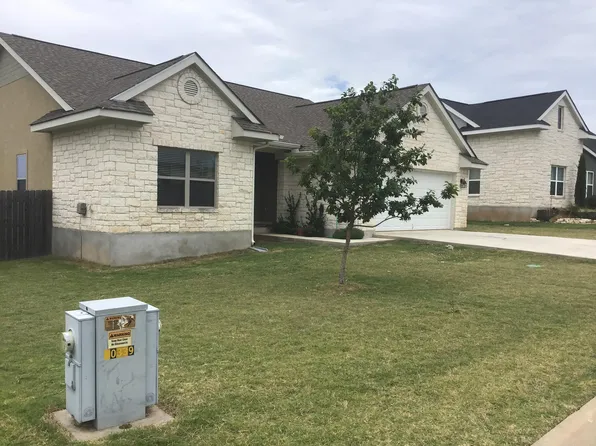 733 Darlington Dr, Fredericksburg, TX 78624