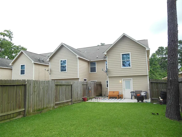 614 Foster St — Photo 22