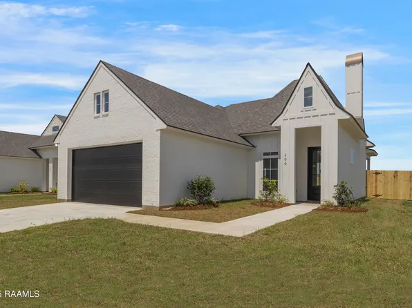 100 Alexander Palm Ave, Youngsville, LA 70592