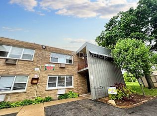 245 Uteg St APT 5, Crystal Lake, IL 60014
