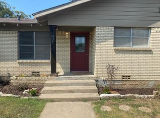 805 Baird St, Cleburne, TX 76033