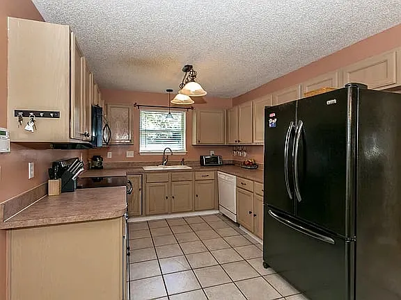 12220 Footpath Ln — Photo 15