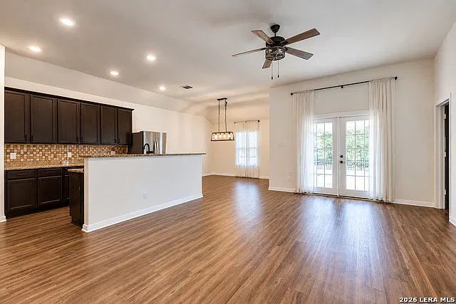 4 bed, 2.0 bath, 1904 sqft, $1,950 — Photo 3