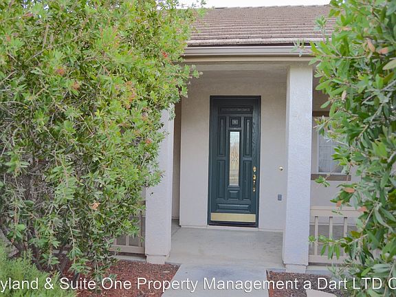 3rd image of 700 River Oaks Dr