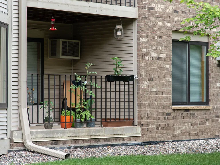 Vernon Oaks Apartments — Photo 30
