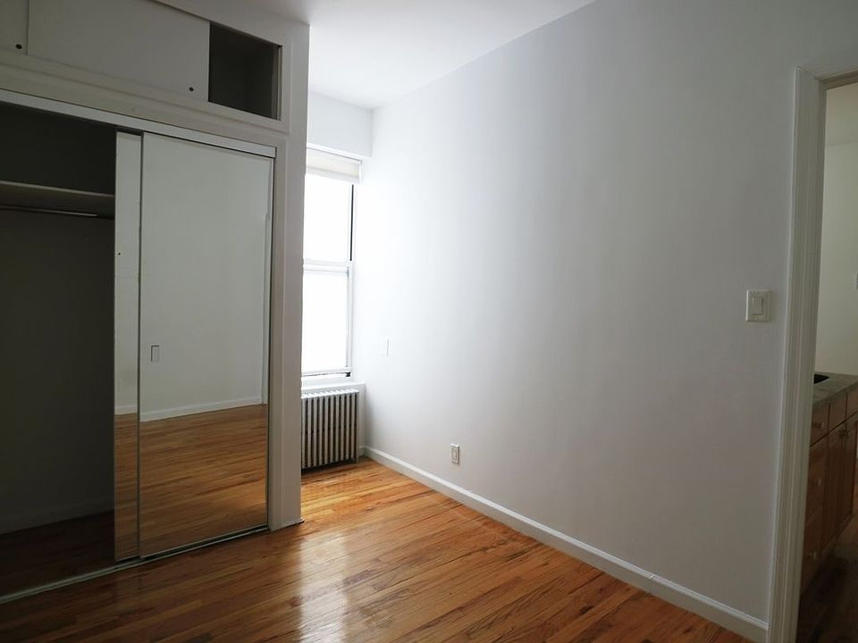 2nd image of 19 Diamond St APT 7