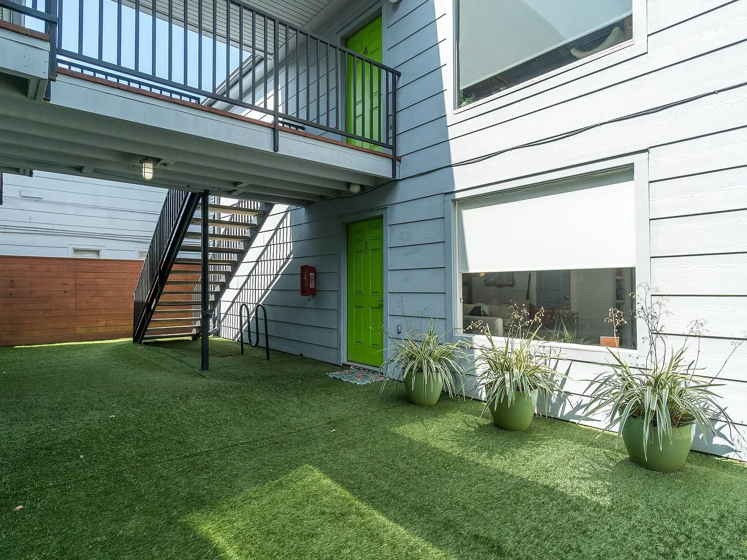 2 bed, 1.0 bath, 900 sqft, $1,950 — Photo 3