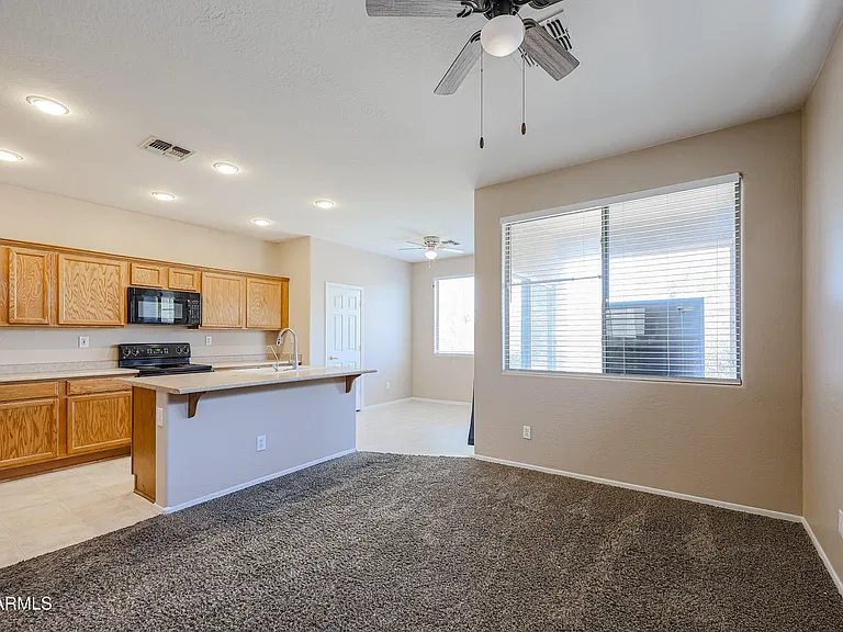 2470 W Warren Dr — Photo 7