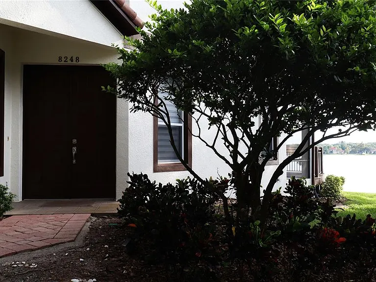 8248 Tivoli Dr — Photo 4