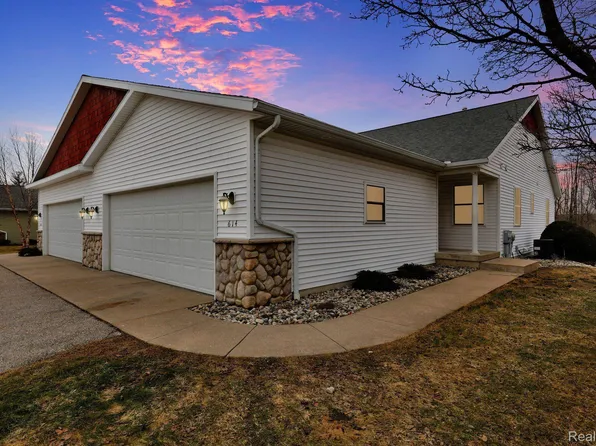 614 East St #14, Coopersville, MI 49404