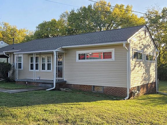2nd image of 543 Fletcher St