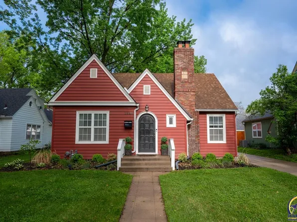 1829 SW Pembroke Ln, Topeka, KS 66604