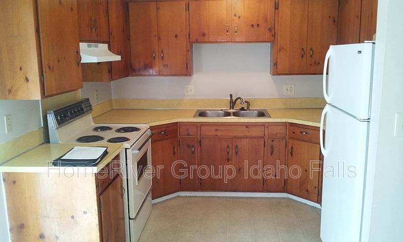 1st image of 1080 Garfield St #5