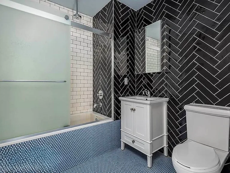 1084 Rogers Ave #3A — Photo 5