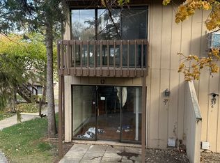 35 Montego Colony APT 7, Fox Lake, IL 60020