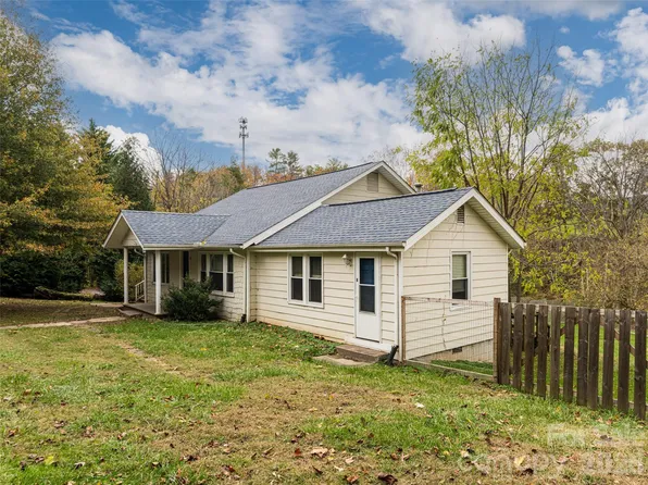 65 Banks Town Rd, Weaverville, NC 28787
