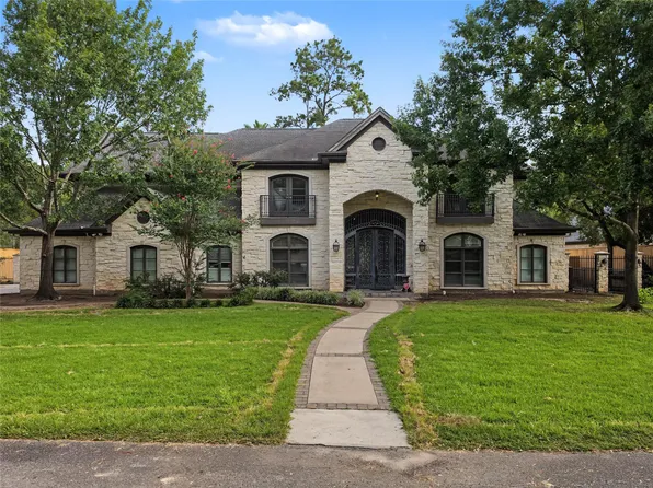 12018 Surrey Ln, Houston, TX 77024