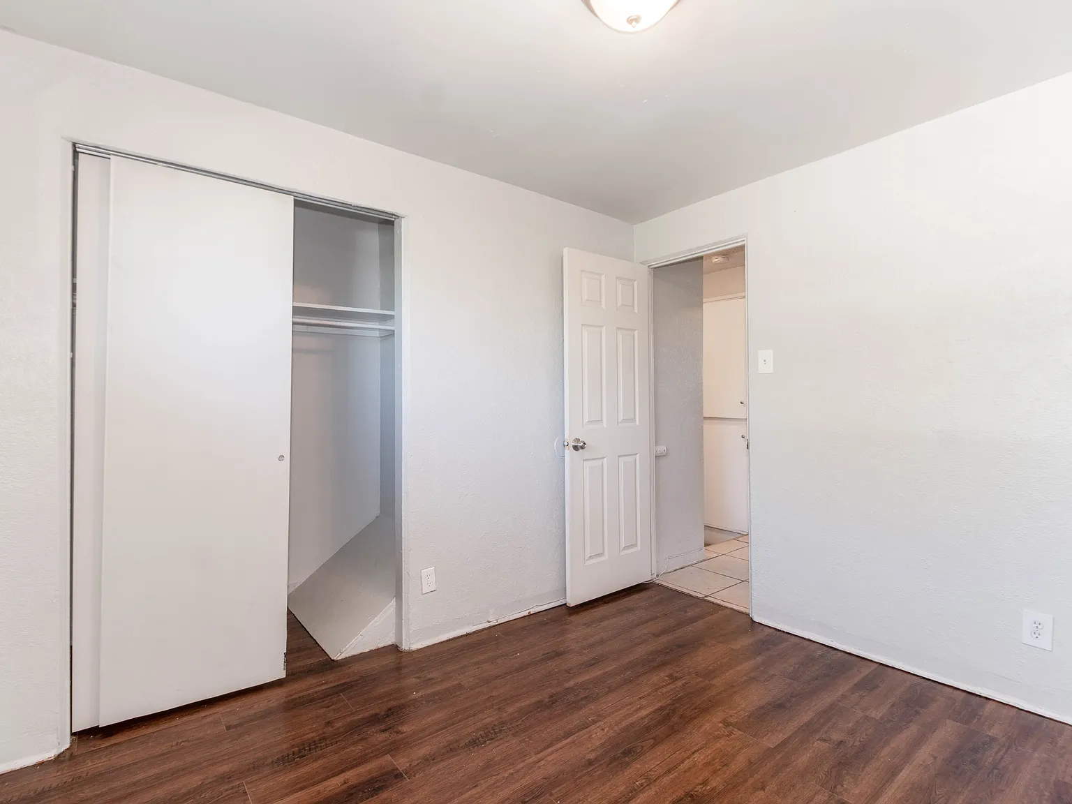 1109 Akron Street - 1109 — Photo 4