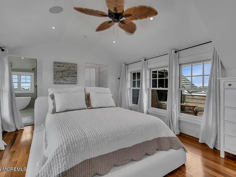 985 Ocean Ave — Photo 151