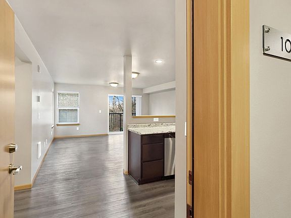 4th image of 545 E Kellogg Rd #541-403