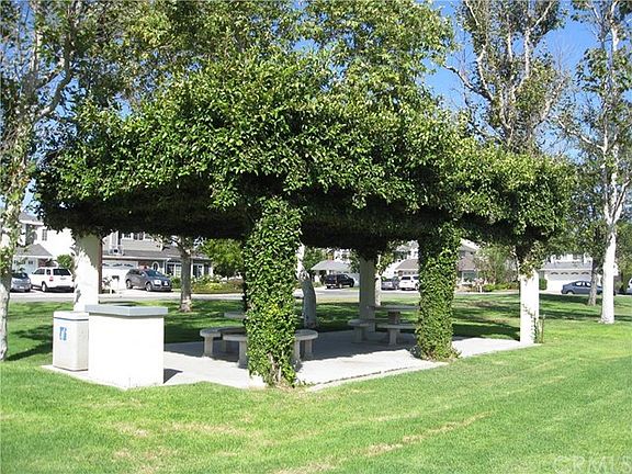 Picnic area at Woodpine Park