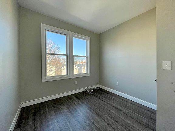 5th image of 122 Virginia Ave APT 3R